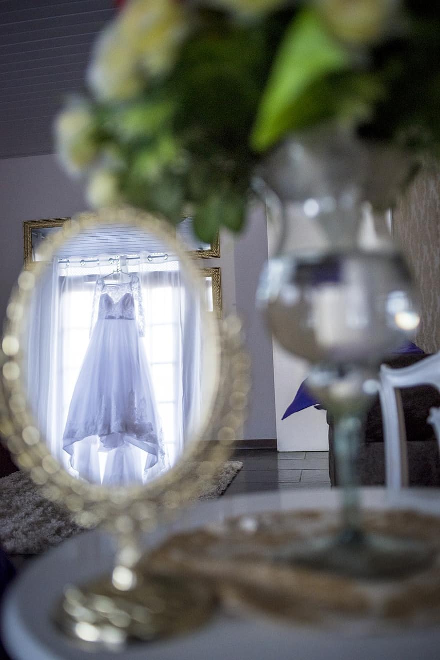 платье, свадебное платье, невеста, зеркало