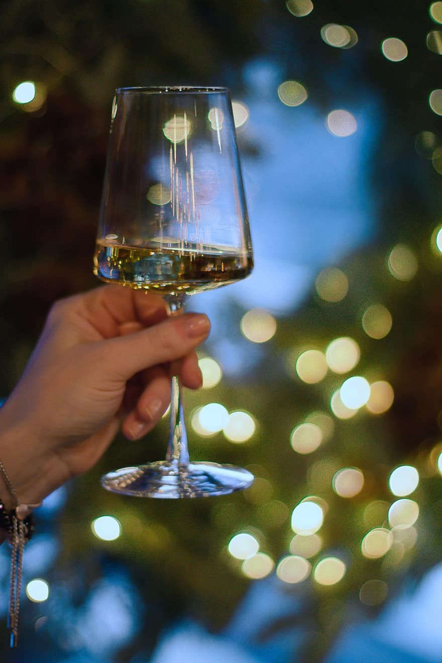 新年、トースト、ワイン、ワイングラス、白ワイン、パーティー、アルコール、お祝い、ドリンク、人間の手、コップ