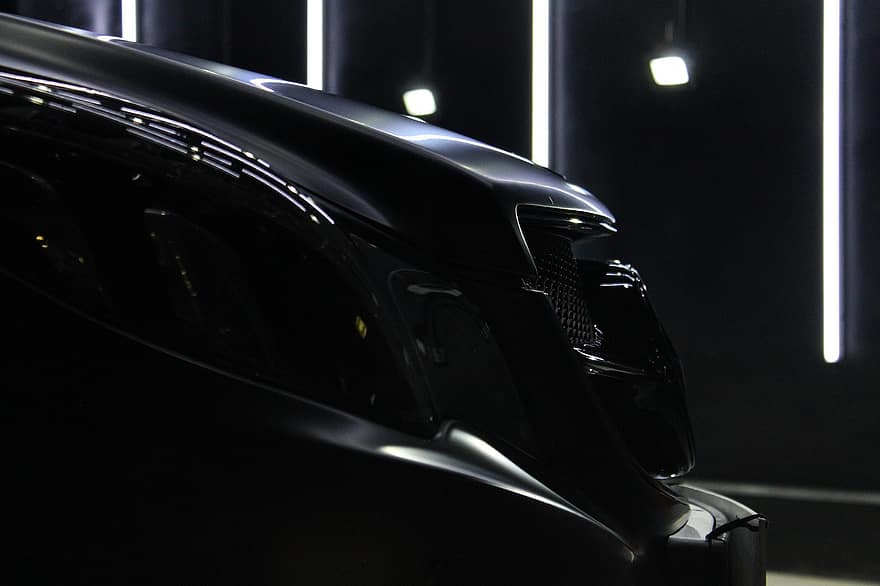 Mercedes juodas, Mercedes priekis, priekiniai žibintai, Automobilio detalizavimas