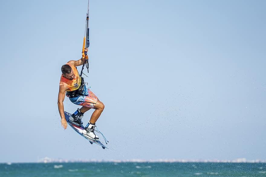 आदमी, मंडल, सागर, पतंग उड़ाना, पानी के खेल, पतंग, पतंग बोर्डिंग, पानी, लहर, समुद्र, पतंग सर्फर