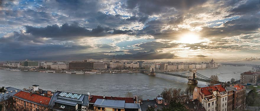 Budapeste, Hungria, nascer do sol, nuvens, panorama, Casas do parlamento, Danúbio, ponte de corrente, cidade, paisagem urbana, lugar famoso