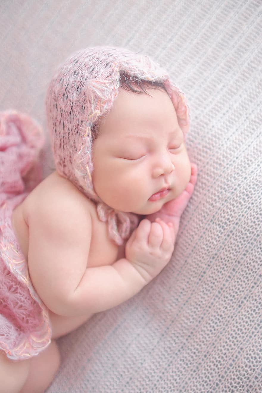 baby, kind, slaap, zuigeling, roze kleding, ledikant, dromen, schattig, klein, pasgeboren, kinderjaren