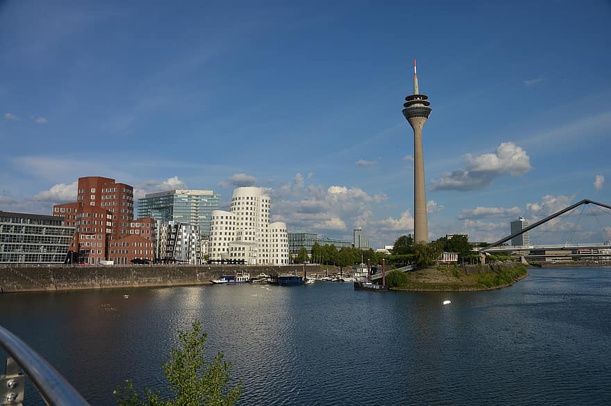 кула, рейнска кула, сграда, телевизионна кула, rheinturm, телекомуникационна кула, вода, небостъргач, Дюселдорф, медийно пристанище, Германия