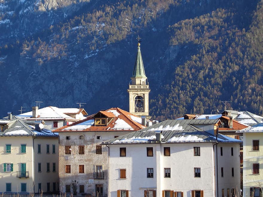 pueblo, edificios, casas, apartamento, techo, arquitectura, nieve, invierno, campanario, zona roja, Lorenzago Di Cadore
