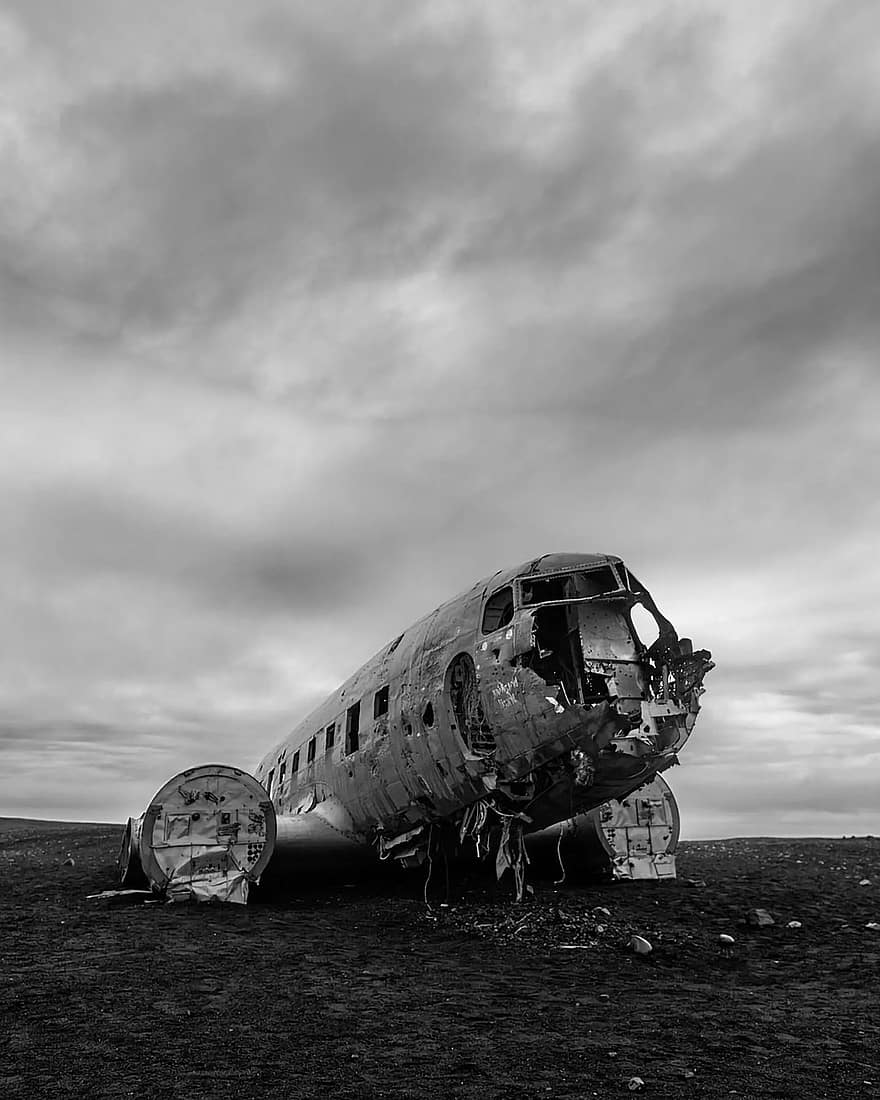 Crush Plane, Lost Plane, Lost, Plane, Aircraft, air vehicle, transportation, war, propeller, military, airplane