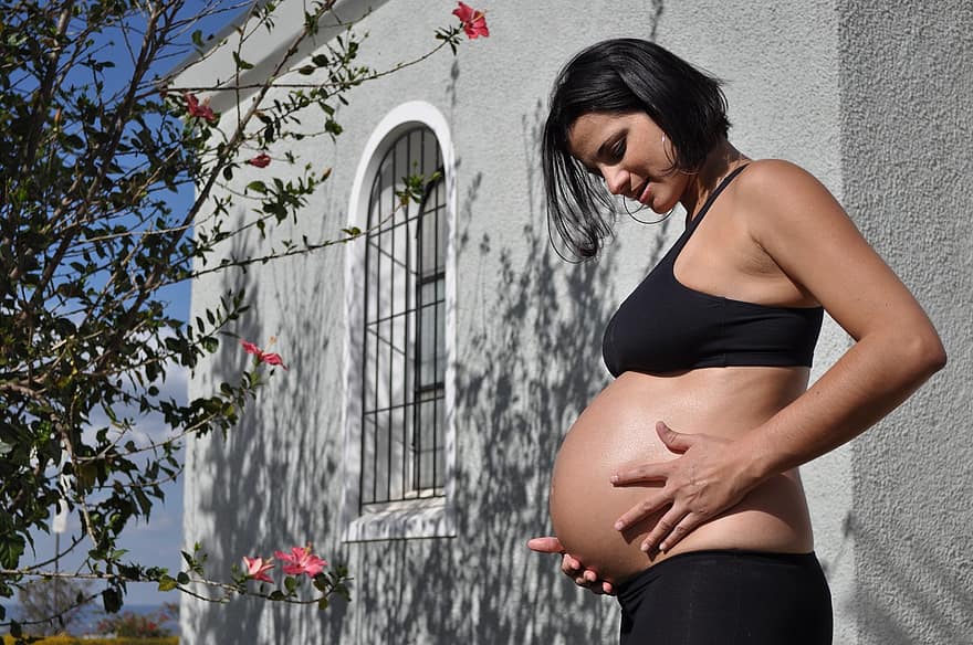 mulher grávida, grávida, barriga grande, futura mãe, mãos, verão, ao ar livre