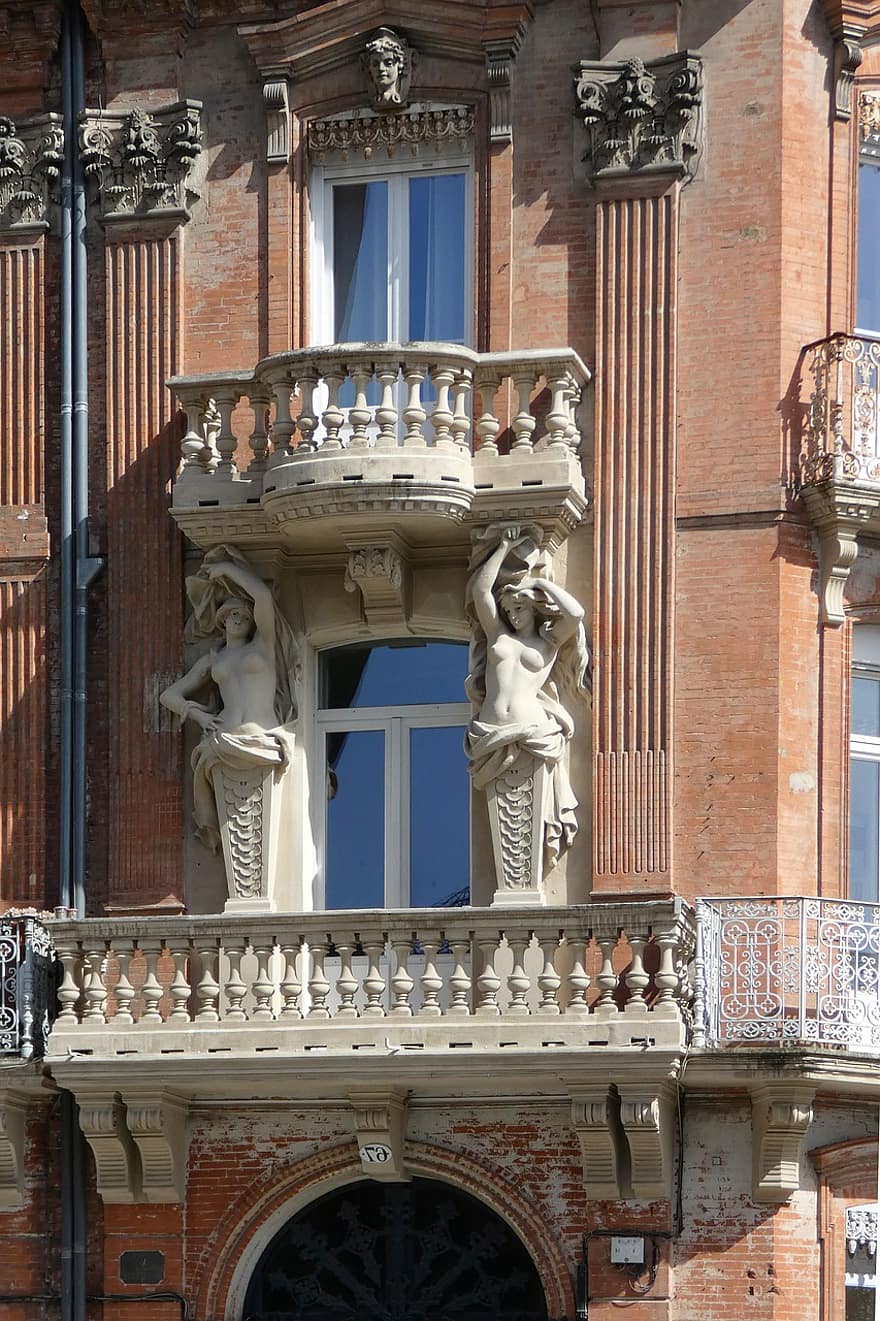 arquitectura, balcón, estatua, fachada, ladrillos, antiguo, histórico, occitania, lugar famoso, cristianismo, exterior del edificio