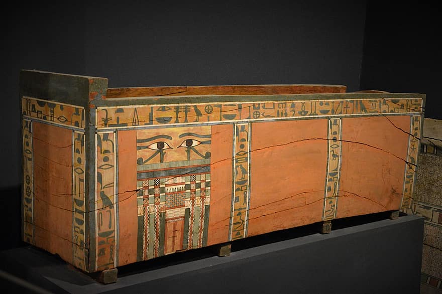 sarcofago, Antico manufatto egizio