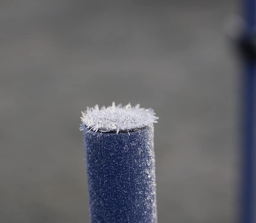 Frost, Winter, Post, Eis, Schnee, gefroren, Eiskristalle, kalt, draußen, Nahansicht, Blau