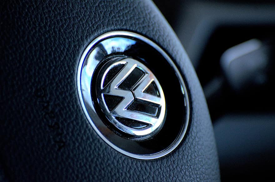 Volkswagen, logo, macro, coche, de cerca, transporte, tablero, vehículo terrestre, conducción, interior del vehículo, presionar el botón