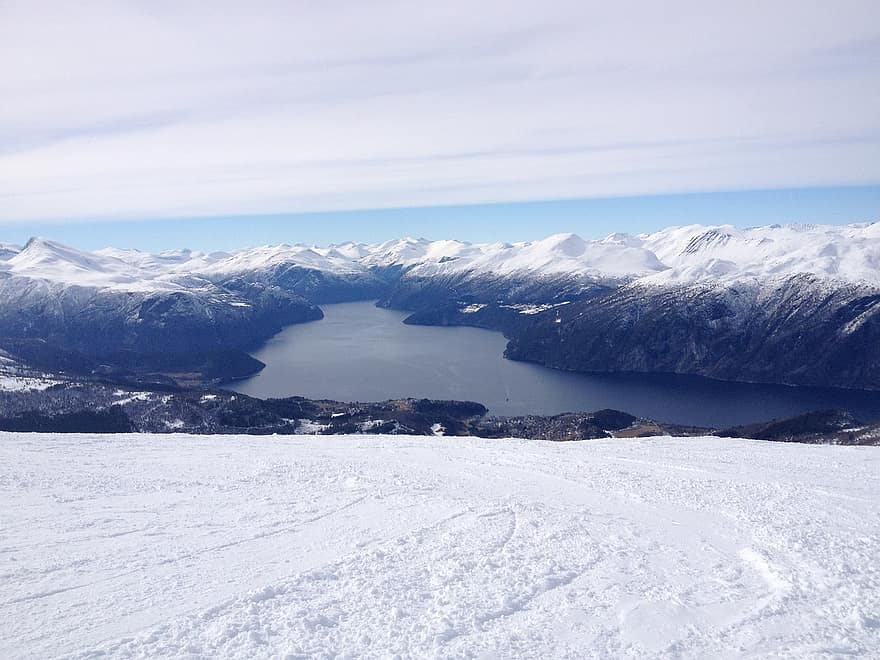 les montagnes, Lac, neige, hiver, chaîne de montagnes, la nature, paysage, Strandafjellet, Alpes de Sunnmore, Norvège