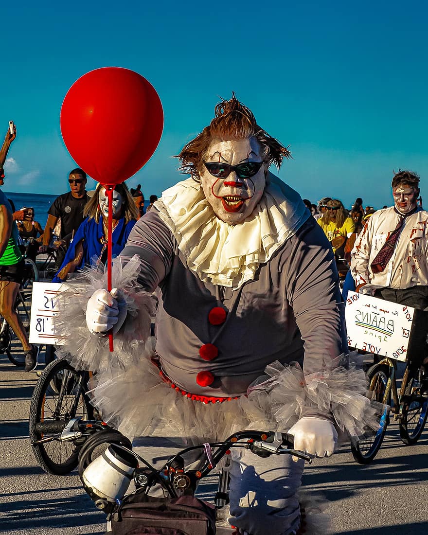 клоун, Хеллоуїн, страшно, велосипед, весело, чоловіки, святкування, посміхається, традиційний фестиваль, костюм, повітряна куля