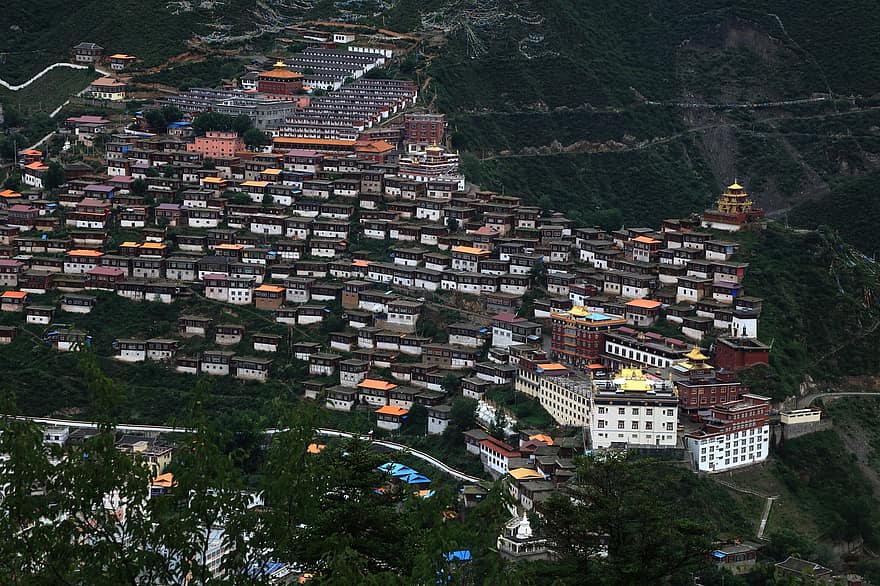 edificis, cases, poble, ciutat, carretera, turons, monestir, Tibet, budisme