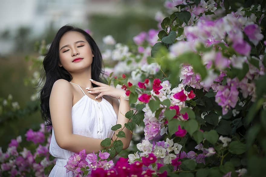 beleza, mulher, flores, vietnamita, vestido branco, moda, lindo, menina, modelo, pose, ao ar livre