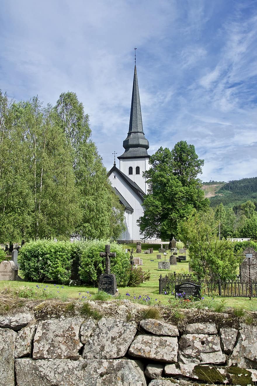 kirke, kirkegården, kirkegård, gravsteiner, landsby, landsbygda