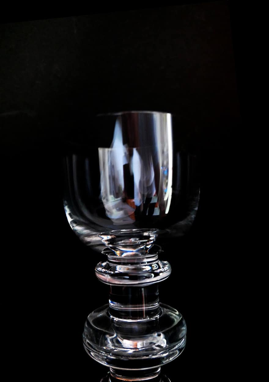 lampka wina, wyroby szklane, Kielich z wodą