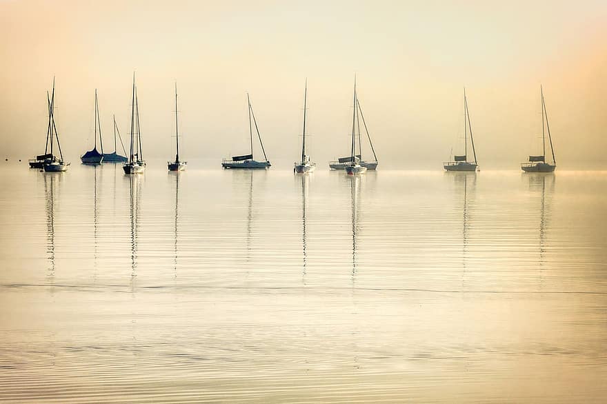 Barcos à vela, lago, névoa, reflexão, agua, Mastros de vela, veleiros, barcos, calma, humor matinal, calmo