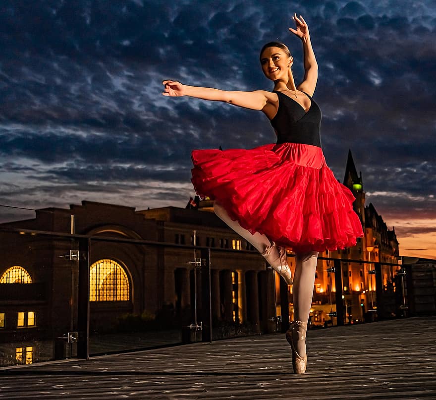 Maria Michelle Palomino, šokėja, moteris, miesto centre, naktis, ant stogo, vakaro dangus, saulėlydis