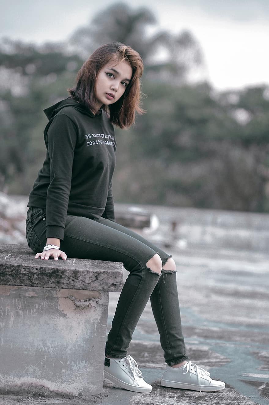 Woman, Model, Casual, Short Hair, Sneakers, Hoodie, Face, Expression