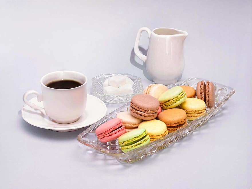 macarons, franske makroner, kaffe, matbit, forfriskning, kaffepause, dessert, makron, drikke, mat, gourmet