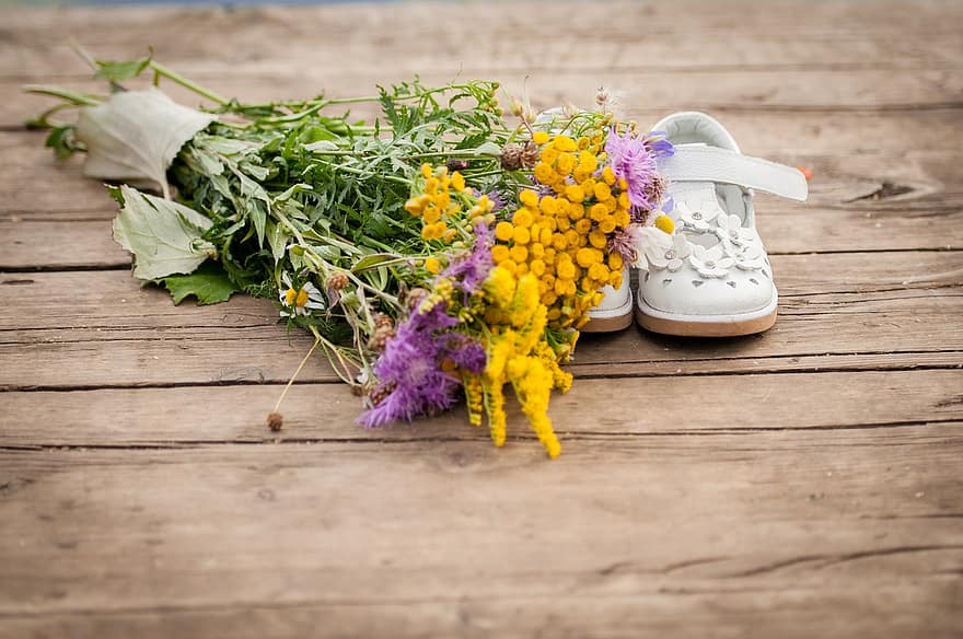flores, ramalhete, arranjo floral, sapatos
