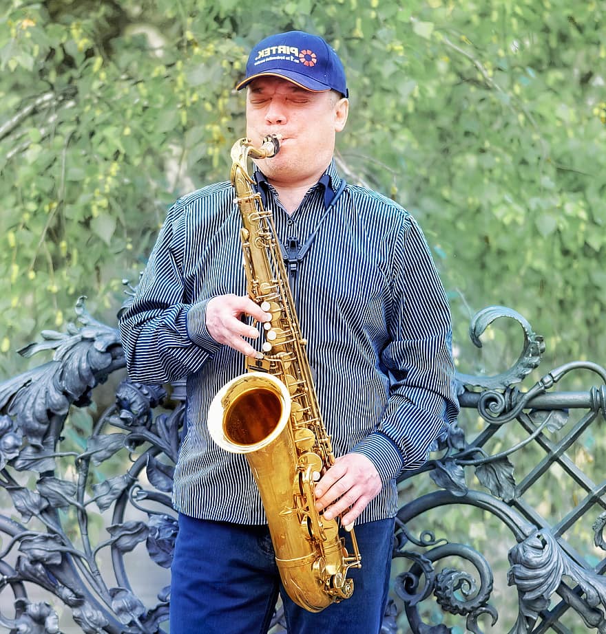 Đàn ông, người lớn, saxophone, đang chơi, Âm nhạc, dụng cụ, nhạc cụ, nghệ sĩ đường phố, sự giải trí, nhạc sĩ, có tài