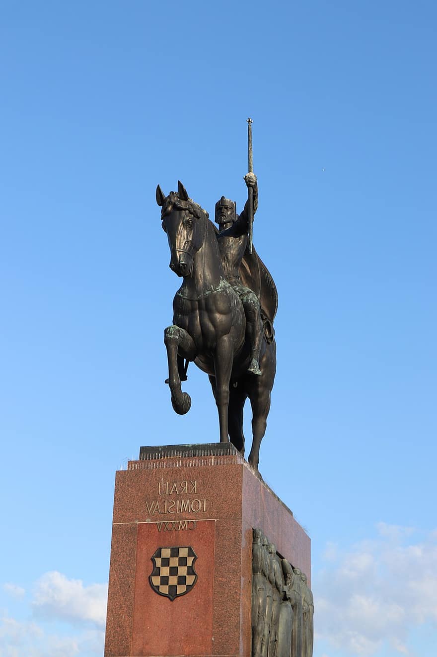 Zagrzeb, Posąg króla Tomisława, Chorwacja, pomnik historyczny, znane miejsce, statua, pomnik, koń, rzeźba, historia, architektura