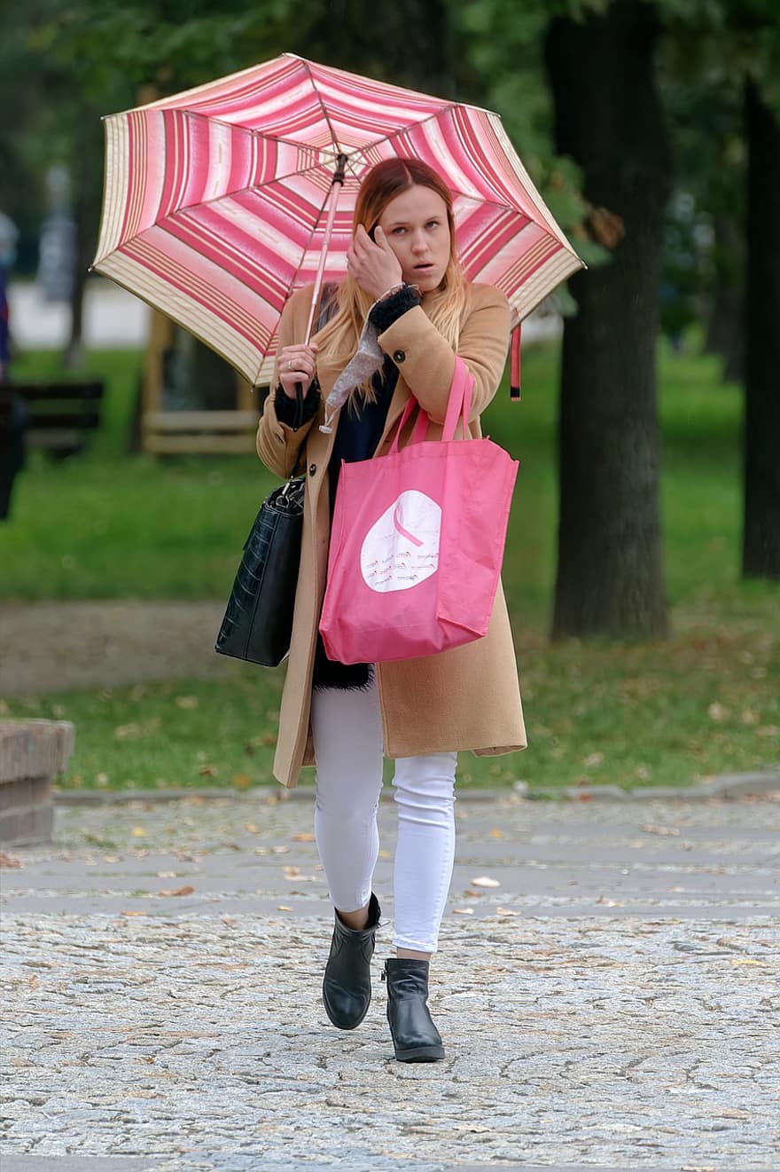 žena, deštník, park, ženy, Taška, chůze, jedna osoba, životního stylu, veselý, usmívající se, štěstí