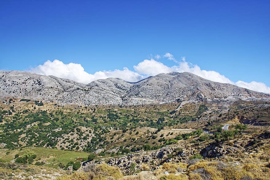 Grecia, Creta, Región de Agios Nikolaos, paisaje, montañas, colina, arboles, verde, cielo, nubes, azul
