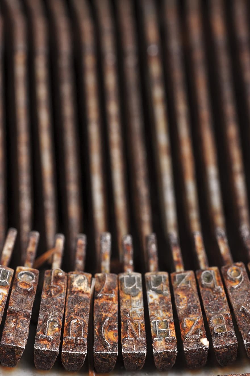 Typewriter, Old, Rusty, Rust, Mechanical, Letters, Alphabet, Retro, Technology, Metal, Old Fashioned