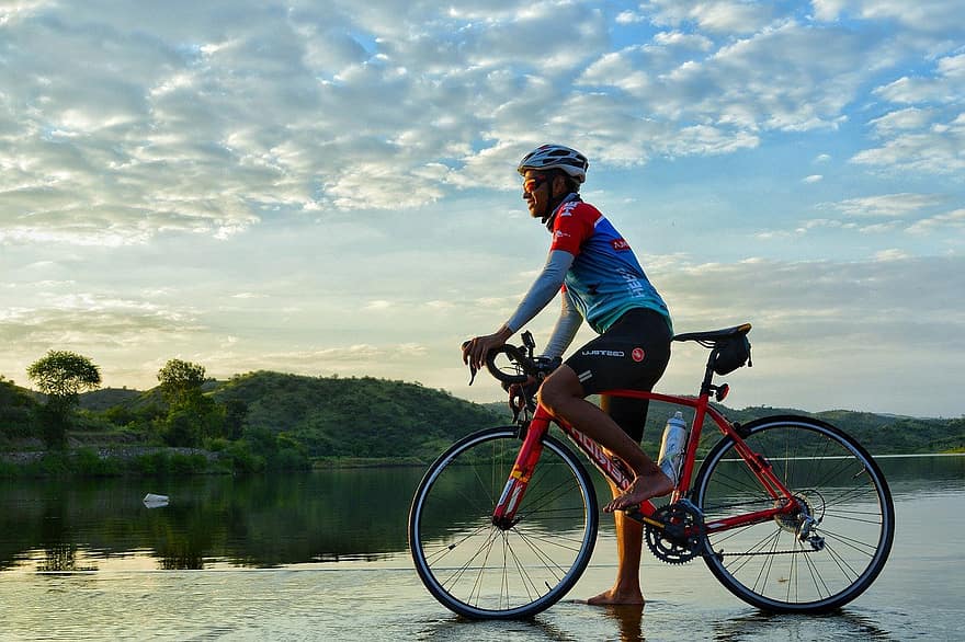 kerékpározás, bicikli, tó