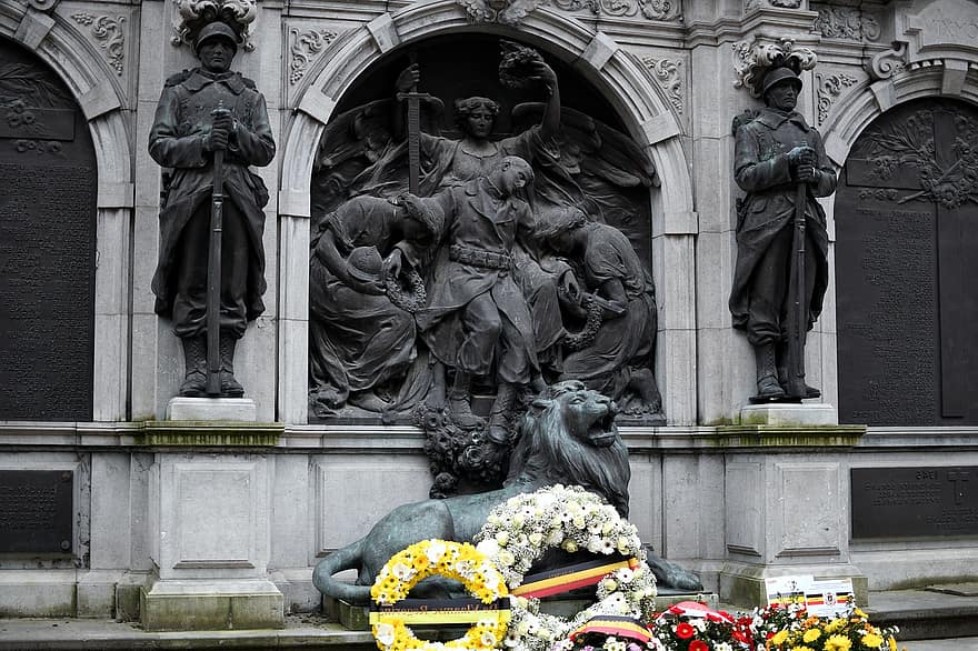 Ypres háború áldozatainak emlékműve, háborús emlékmű, Belgium, Ypres, szobrok, emlékmű, katonai, katona