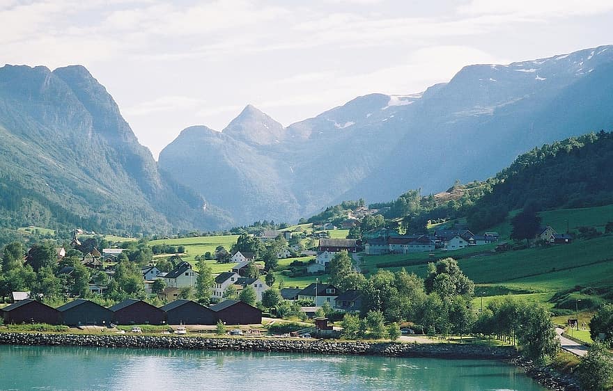 Норвегия, городок, фьорд, море, горы, здания, туризм, воды, горный хребет