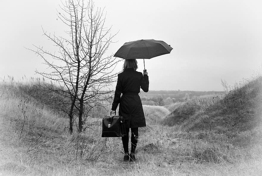 mujer, misterioso, viajero, viaje, solo, solitario, triste, hembra, paraguas, campo, al aire libre