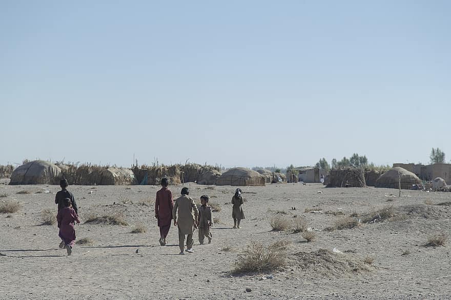 baloch ihmiset, Kapar, kylä, lapset, Baluch, paimentolaiset, Iranin nomadit, kulttuuri, elämäntapa, ihmiset, sistan ja baluchestanin maakunta