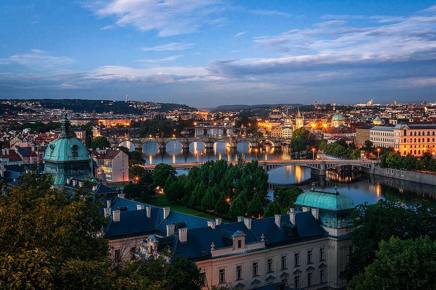 Praga, pejzaż miejski, mosty, Republika Czeska, architektura, jesień, Wełtawa, budynek, zachód słońca, most karola, Miasto