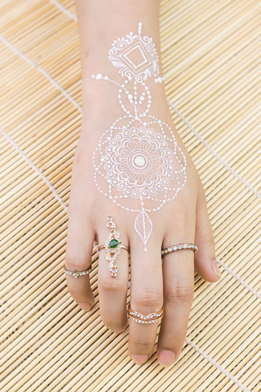 Hennè Bianco, mehndi, mano, arte, arte del corpo, pittura del corpo, tatuaggio all'henné, tatuaggio, indiano, sposa indiana, cultura indiana