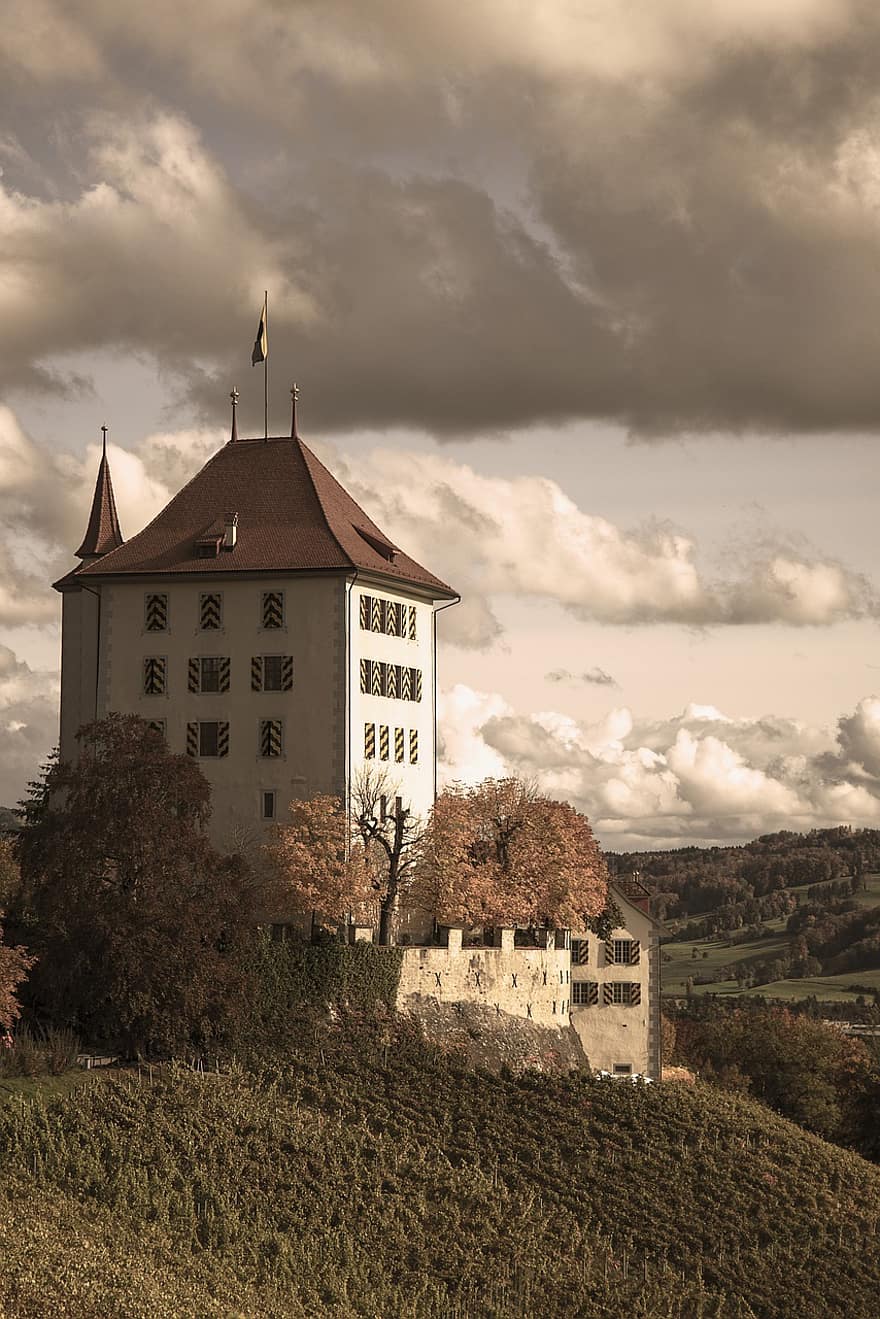 Castle, Building, Landmark, Tourist Attraction, Historic, Historical, Heritage Site, Swiss Heritage Site, Heidegg Castle