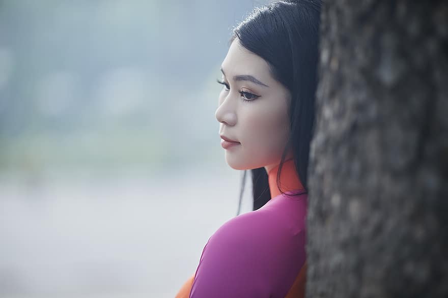 Vietnamese Traditional New Year, Vietnamese Model, How Long Is Vietnamese, Vietnam Traditional Dress, Park, Lonely Girl In Ao Dai, Long Skirt, Asian Woman, Fashion, Long Life, Adult