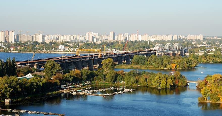 folyó, kikötő, dokkok, híd, vasúti, épületek, város, Dnipro, Ukrajna, városi, fák