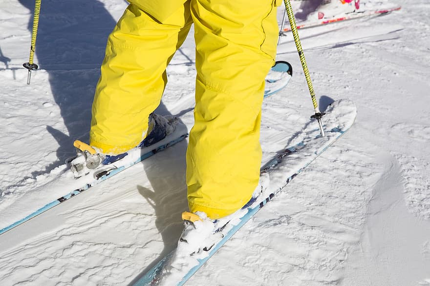 Ośrodek narciarski, jazda na nartach, Sporty zimowe, śnieg, góry, zimowy