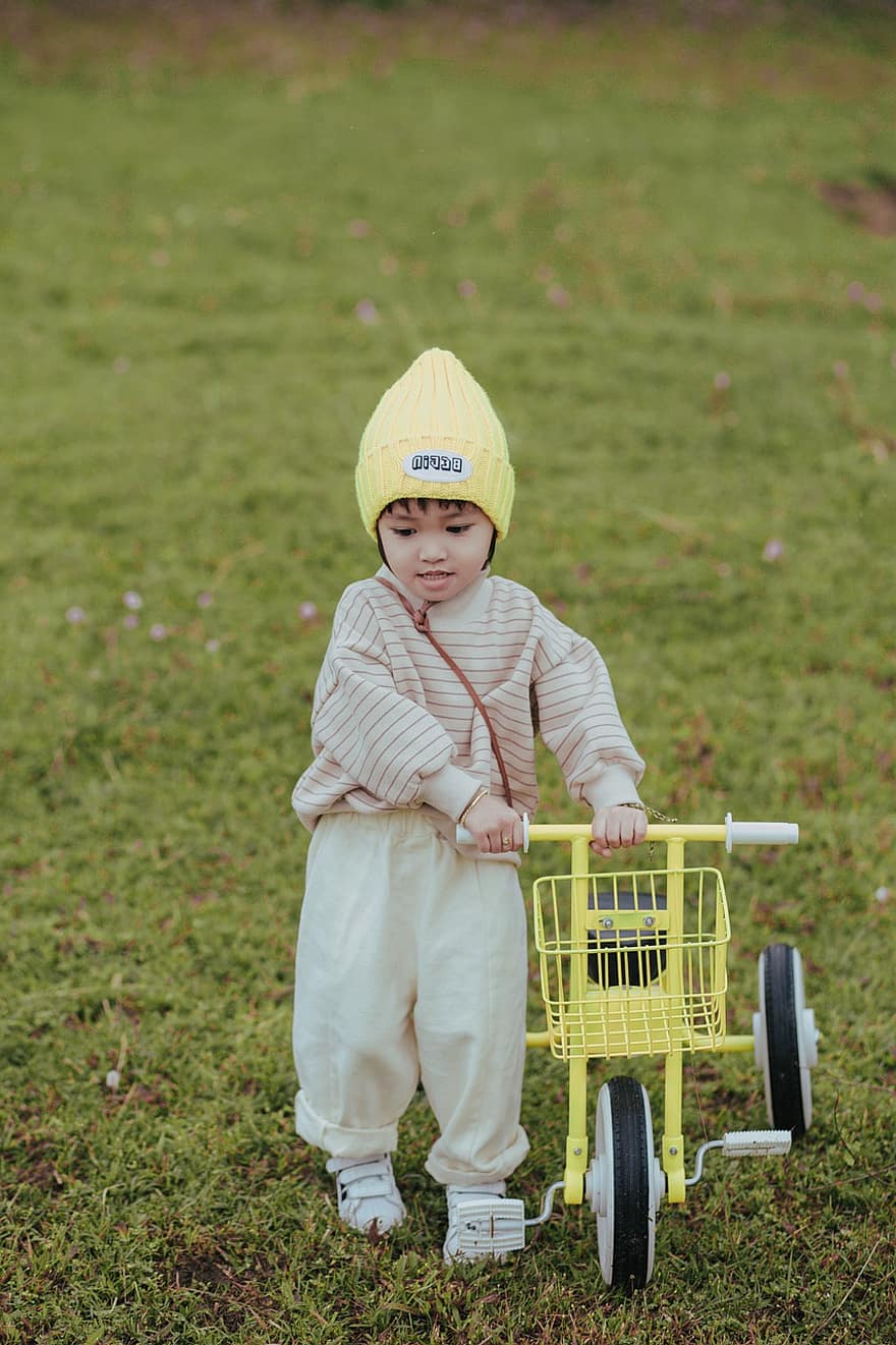 mała dziewczynka, jazda na rowerze, park, rower, niemowlę, dziecko, uroczy, wesoły, uśmiechnięty, szczęście, chłopcy
