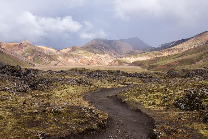 パス、谷、山岳、草、歩く、自然、空、雲、アイスランド、旅行