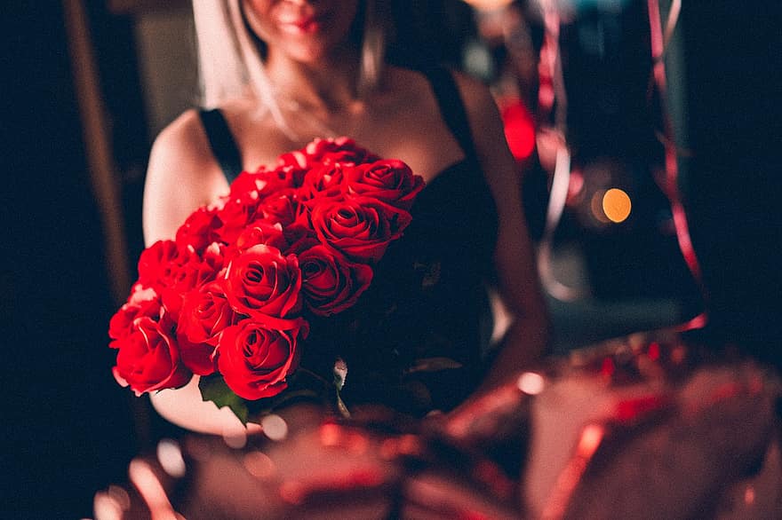 Çiçekler, güller, buket, Hediyeler, Sevgililer Günü, mutlu sevgililer günü, Aşk, KADIN, yetişkin, romantik, kutlama