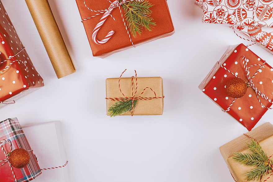 コレクション、クリスマス、プレゼント、手配、白、バックグラウンド、ボックス、デコレーション、装飾的な、机、贈り物