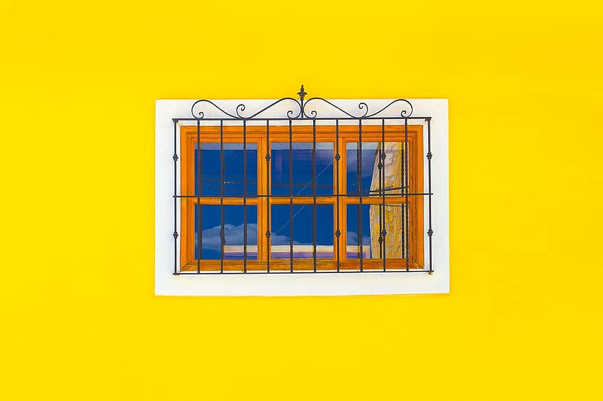 نافذة او شباك ، الخارج ، حائط ، جدار أصفر ، التصميم ، قضبان النافذة ، هندسة معمارية