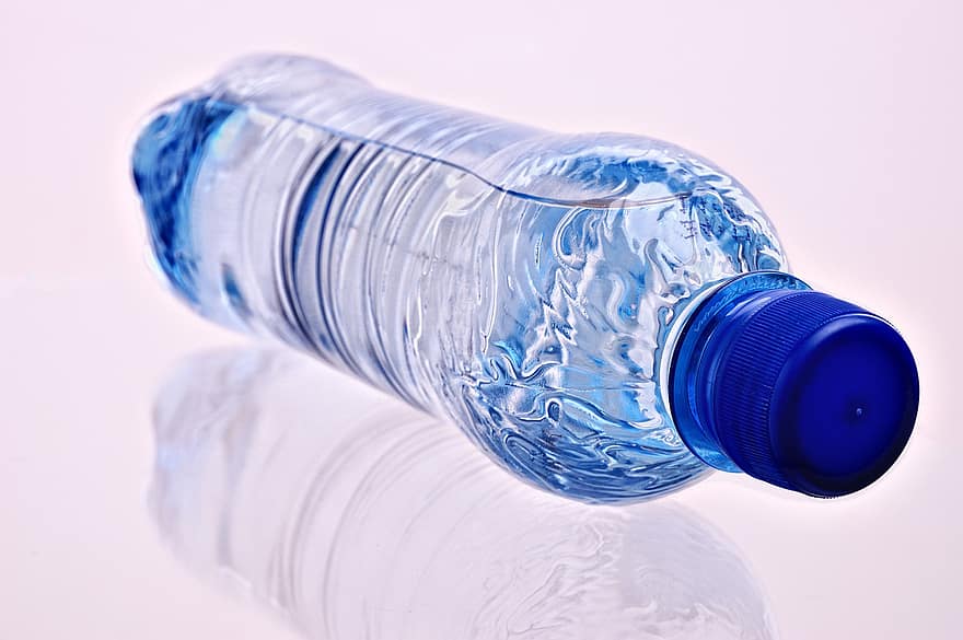 agua, botella, botella de agua, agua mineral, saciar la sed, claro, líquido, beber, botella de plástico, transparente, envase