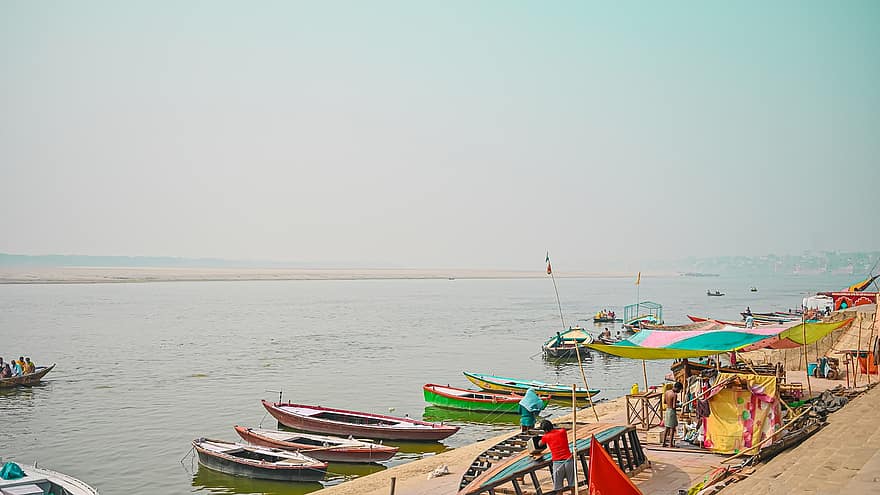 พารา ณ สี, Ganga, แม่น้ำ, ฮินดู, อินเดีย, การท่องเที่ยว, การสำรวจ, เรือเดินทะเล, น้ำ, ฤดูร้อน, ฝั่งทะเล