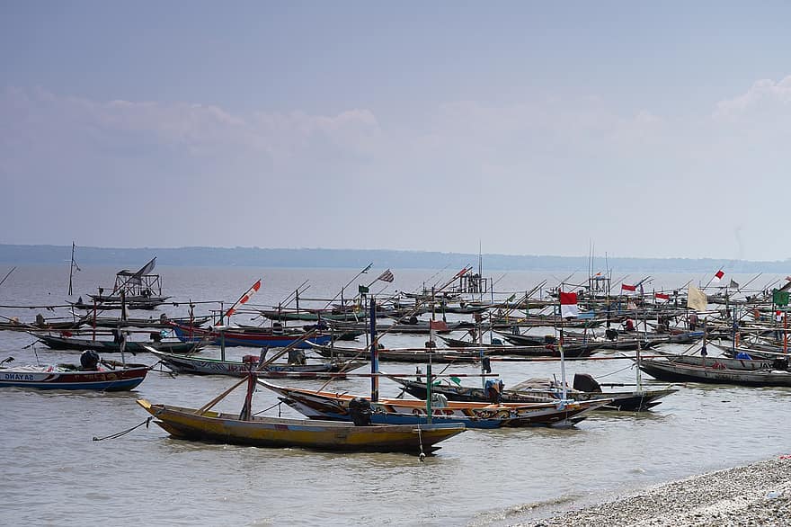 شاطئ بحر ، القوارب الشراعية ، القوارب ، ميناء ، الرصيف ، شاطئ كينجيران ، مدينة سورابايا