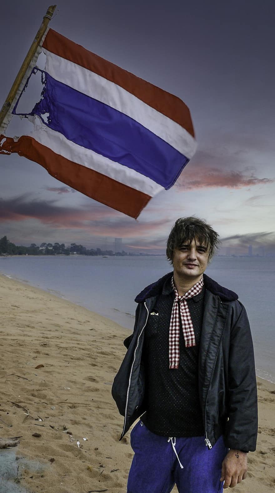 Pete Doherty, de libertijnen, indie, rock and roll, Thailand, Bang Saray, mannen, een persoon, volwassen, glimlachen, vrolijk